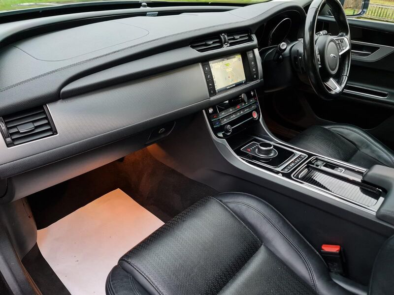 JAGUAR XF