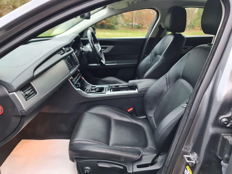 JAGUAR XF