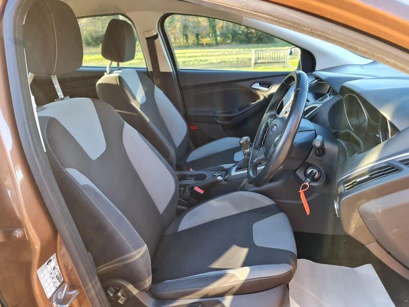 FORD FOCUS