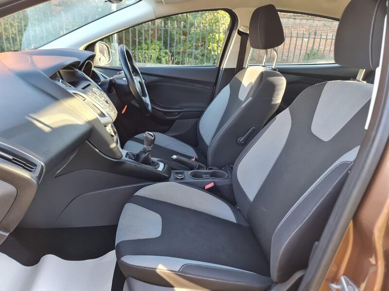 FORD FOCUS