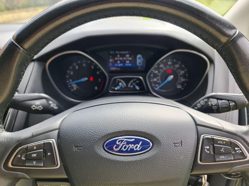 FORD FOCUS