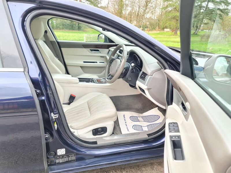 JAGUAR XF