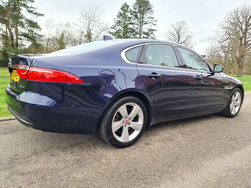 View JAGUAR XF 2.0d Portfolio Auto Euro 6 (s/s) 4dr