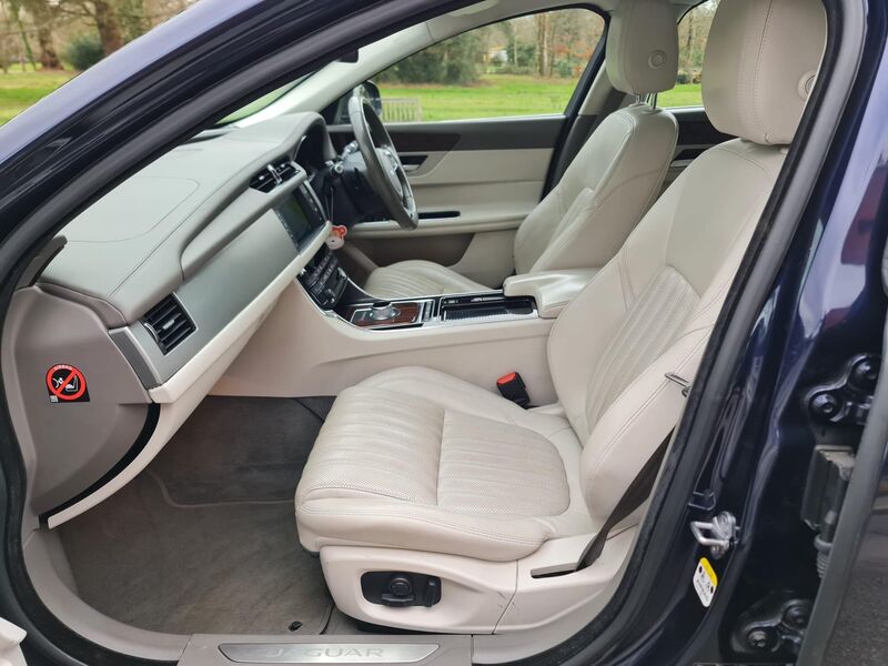 JAGUAR XF