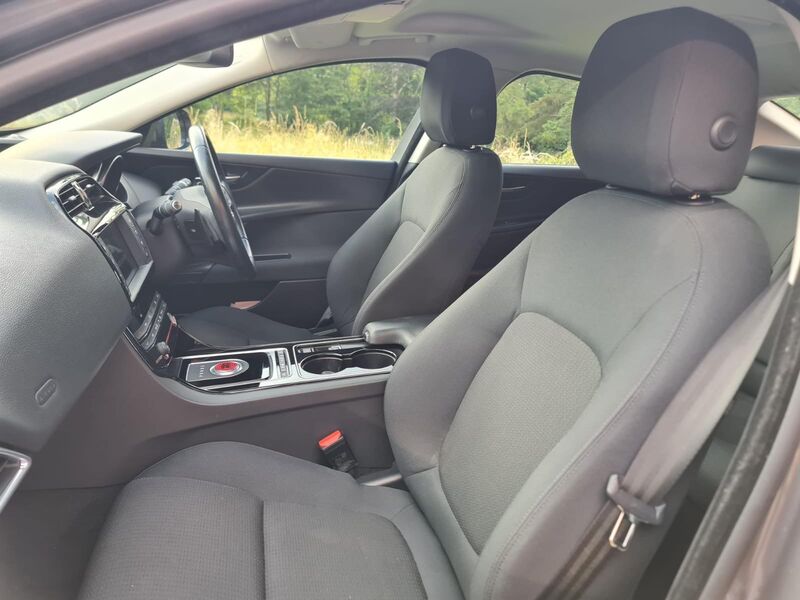 JAGUAR XE