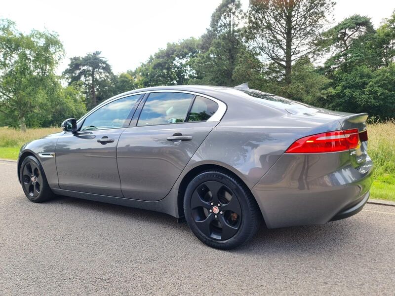 JAGUAR XE
