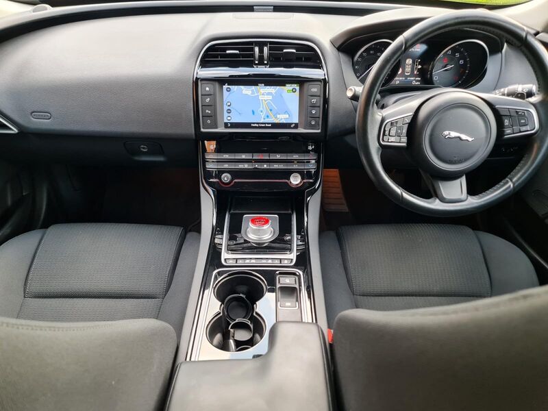 JAGUAR XE