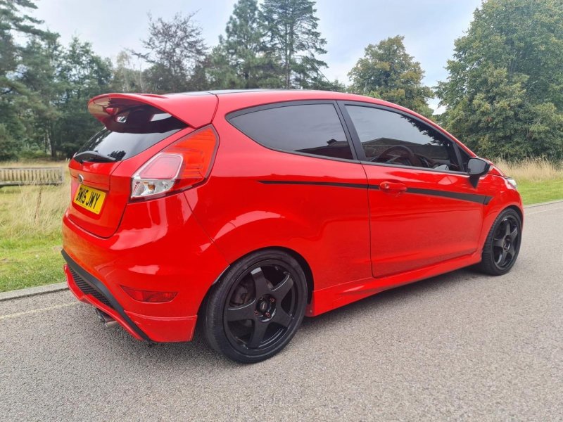 View FORD FIESTA 1.6T EcoBoost ST-2 Euro 6 3dr