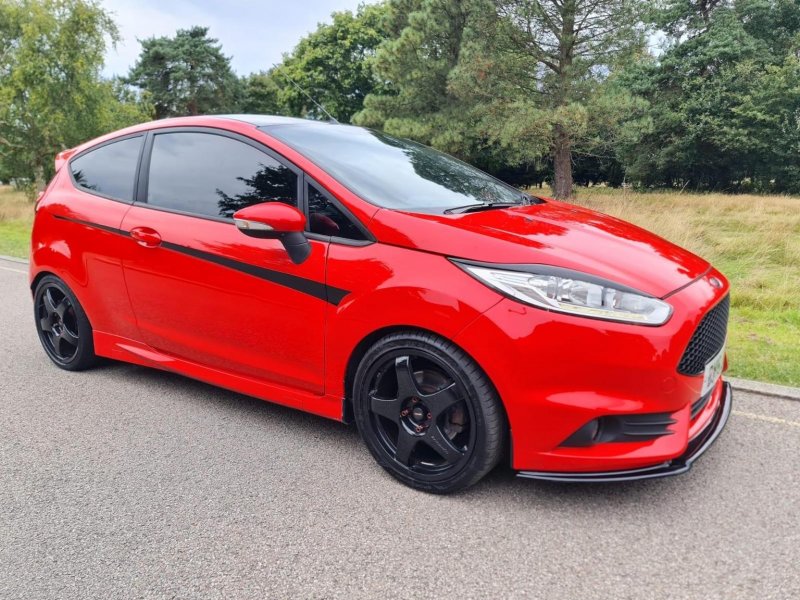 View FORD FIESTA 1.6T EcoBoost ST-2 Euro 6 3dr