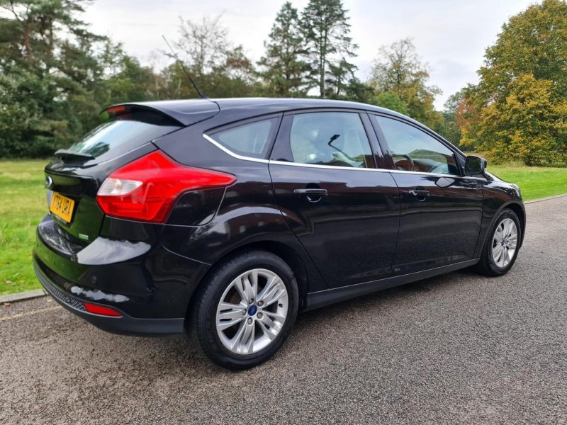 View FORD FOCUS 1.0T EcoBoost Titanium Navigator Euro 5 (s/s) 5dr