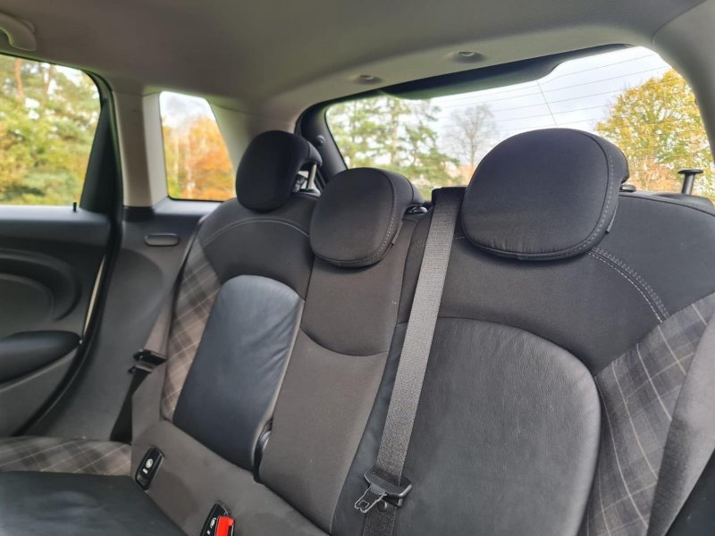 MINI HATCH