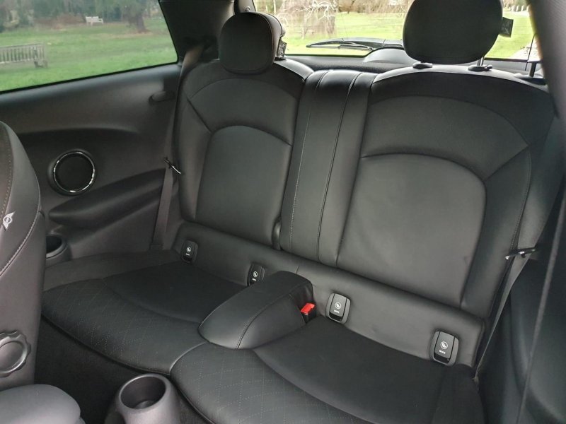 MINI HATCH