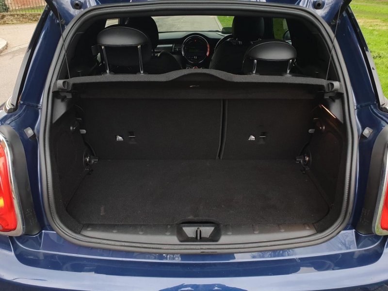 MINI HATCH