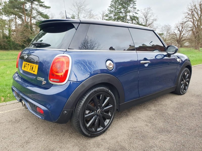 View MINI HATCH 2.0 Cooper SD Euro 6 (s/s) 3dr