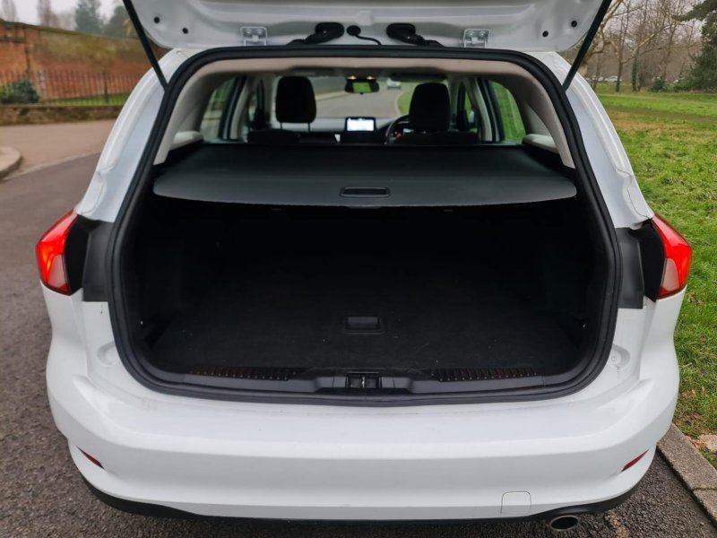 FORD FOCUS