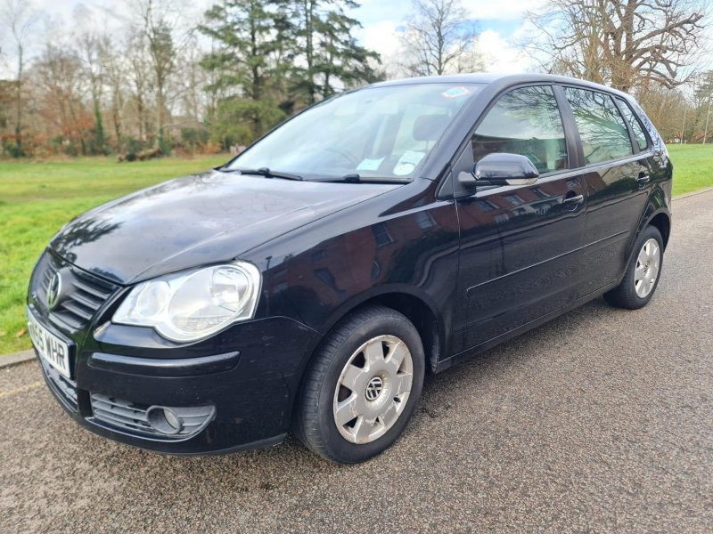 VOLKSWAGEN POLO