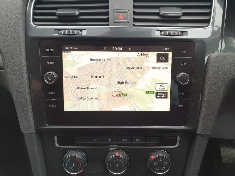 VOLKSWAGEN GOLF
