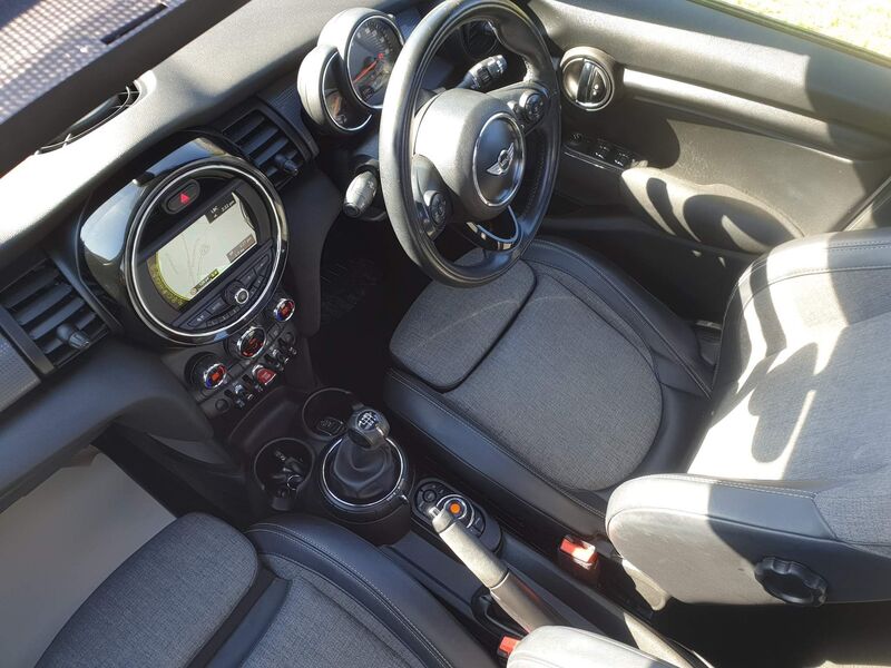 MINI HATCH