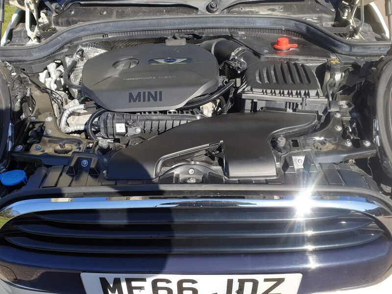 MINI HATCH