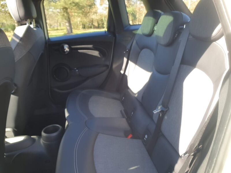 MINI HATCH