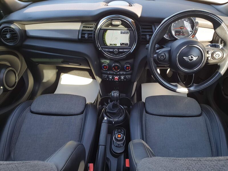 MINI HATCH
