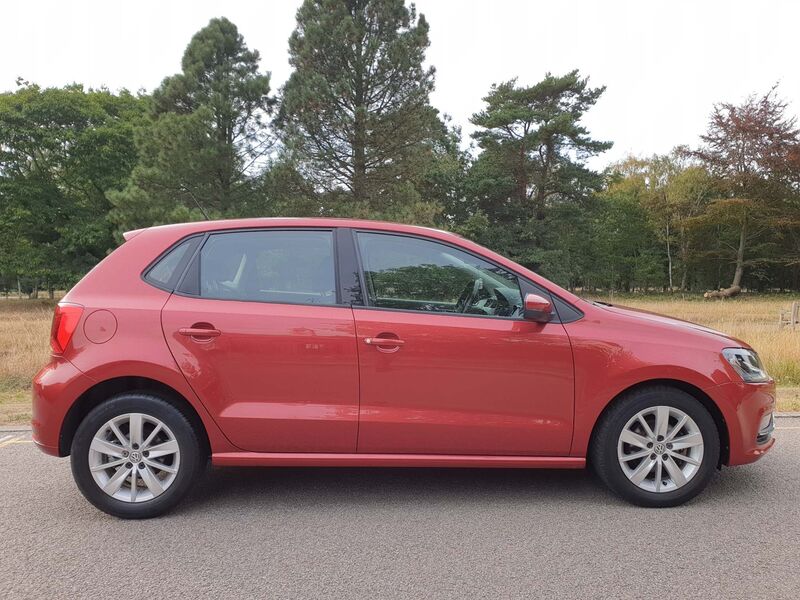 VOLKSWAGEN POLO