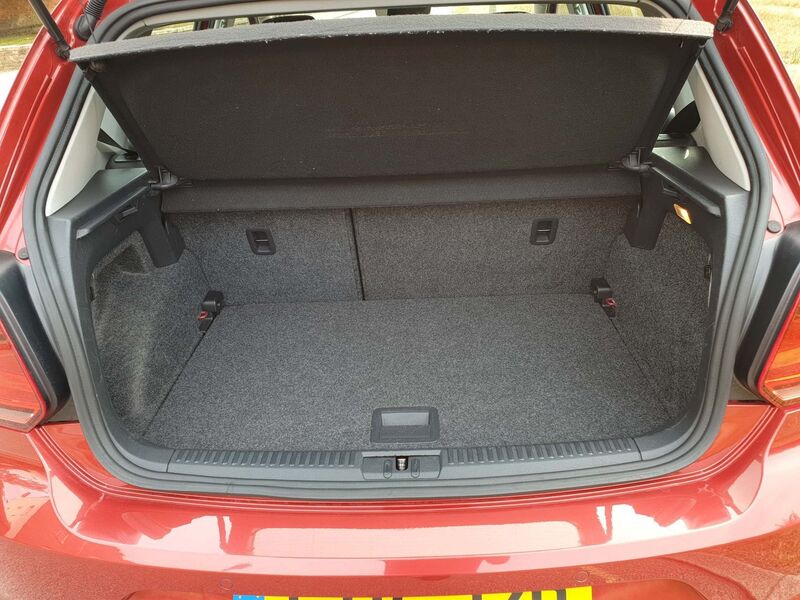 VOLKSWAGEN POLO