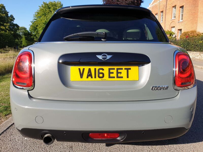 MINI HATCH