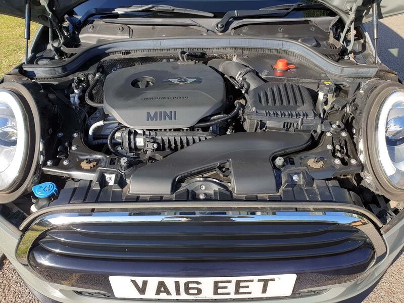 MINI HATCH
