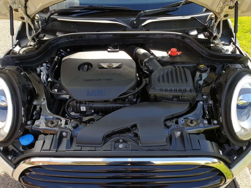 MINI HATCH