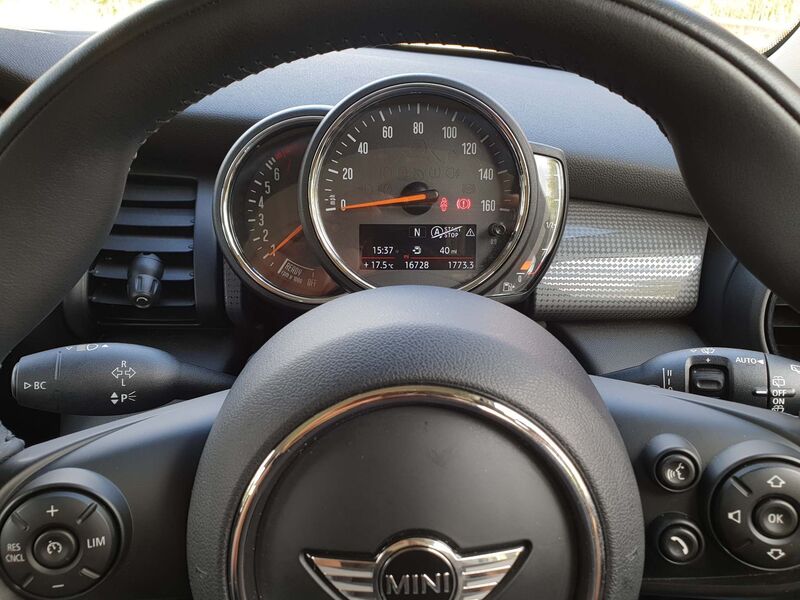 MINI HATCH