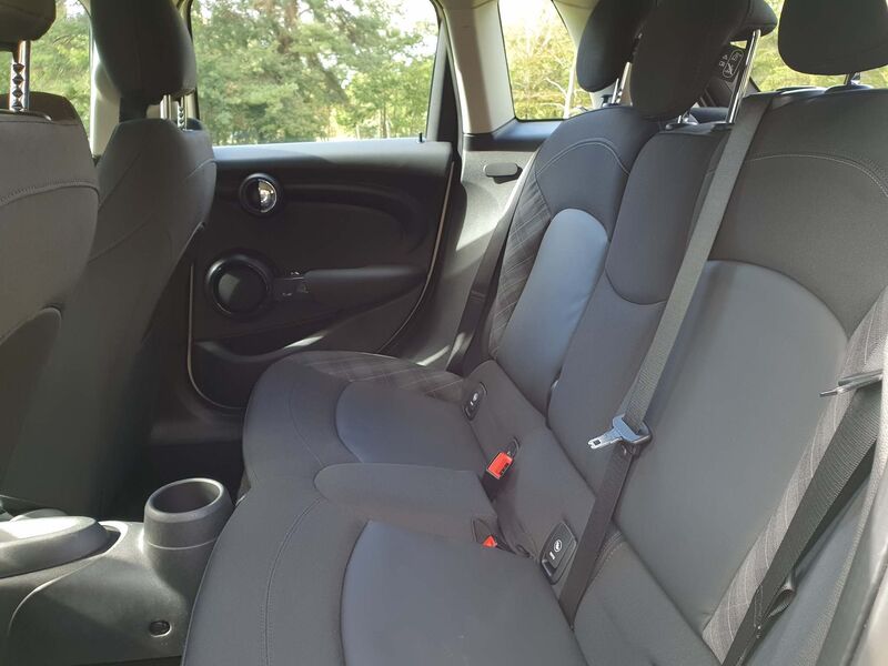 MINI HATCH