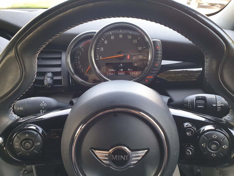 MINI HATCH