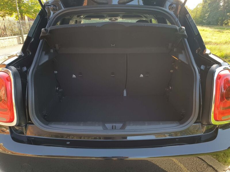 MINI HATCH