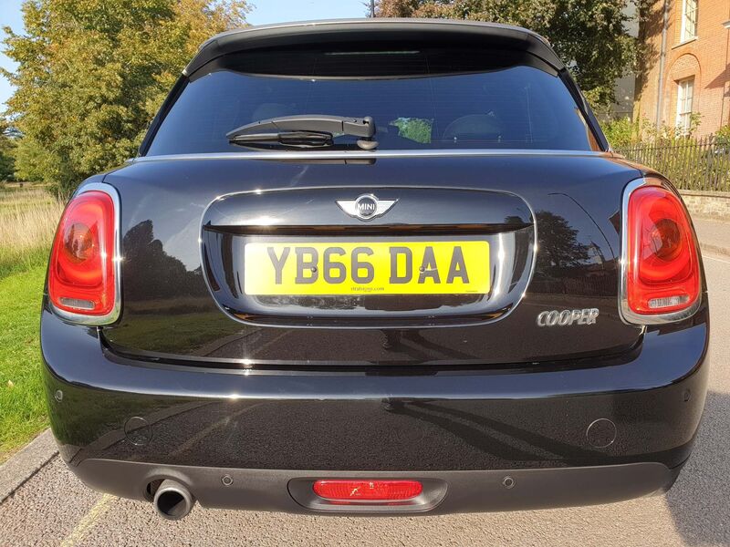 MINI HATCH