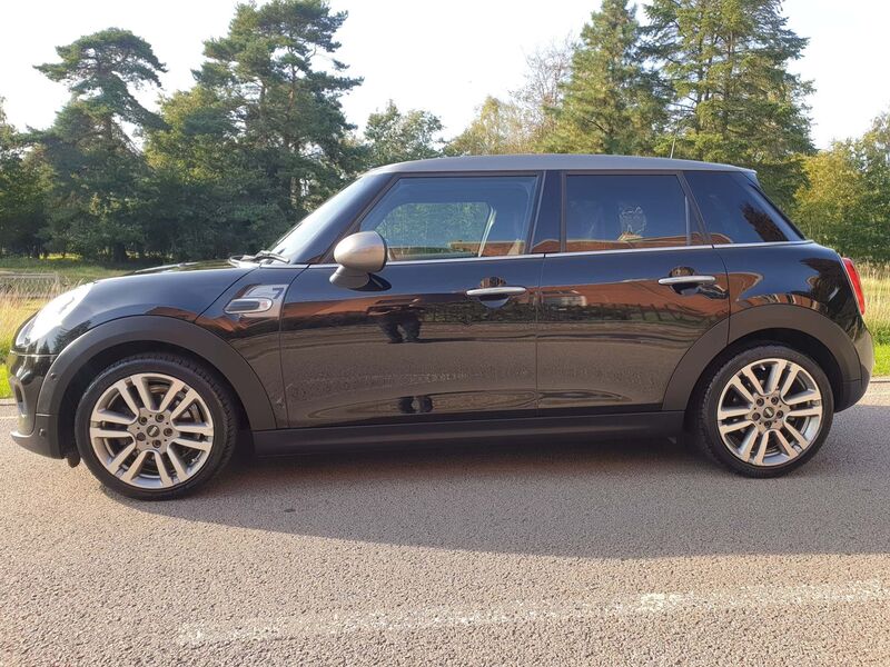 MINI HATCH