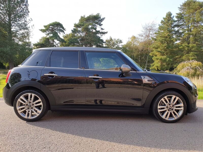 MINI HATCH