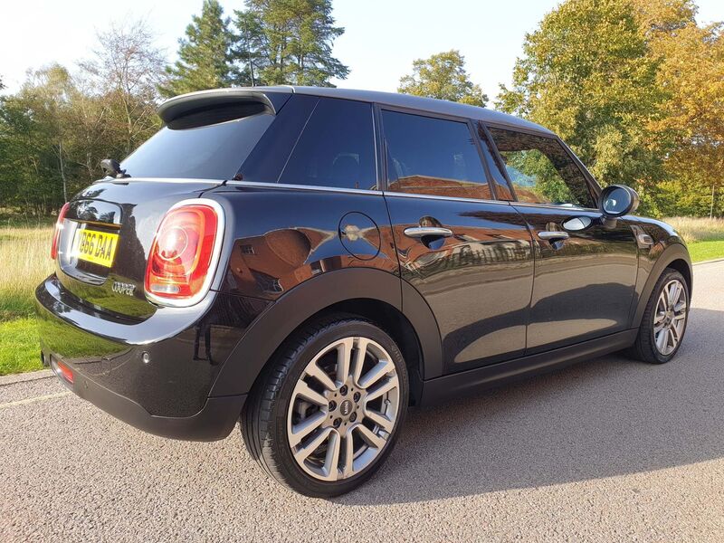 MINI HATCH
