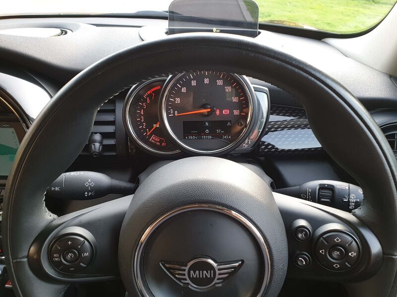 MINI HATCH