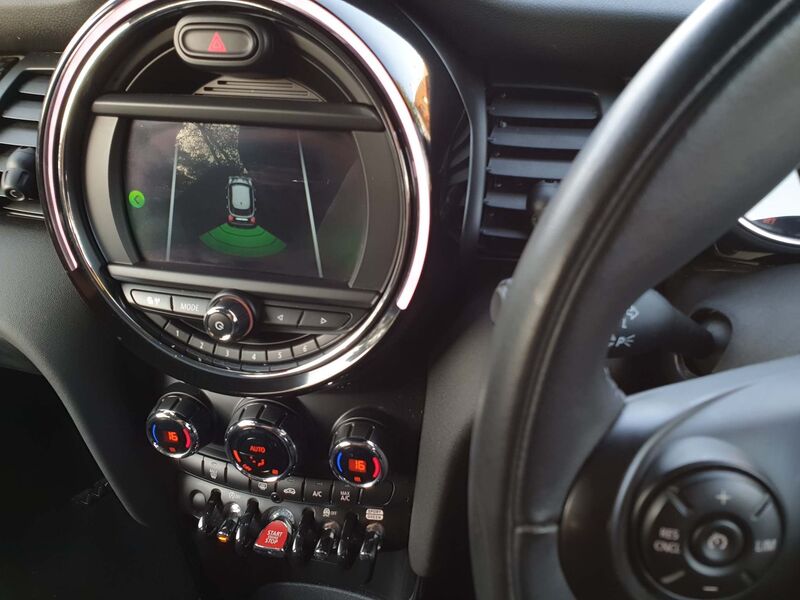 MINI HATCH
