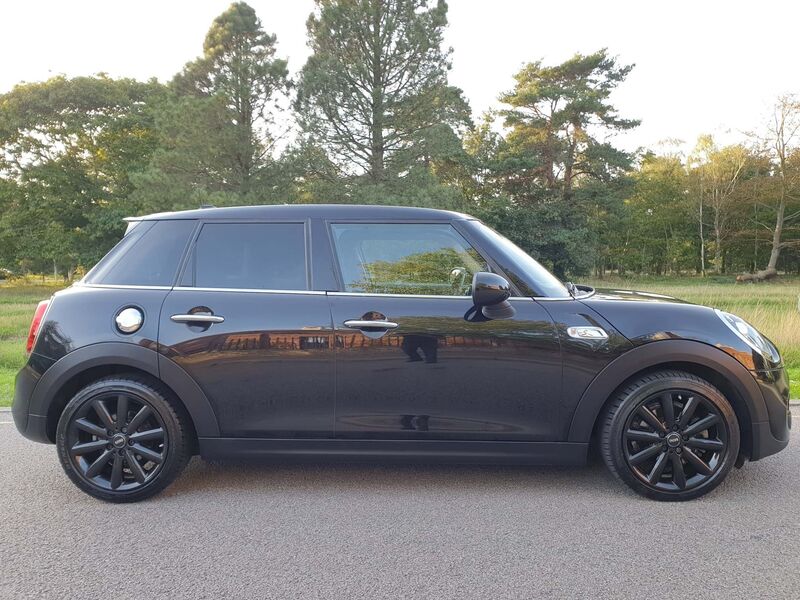 MINI HATCH