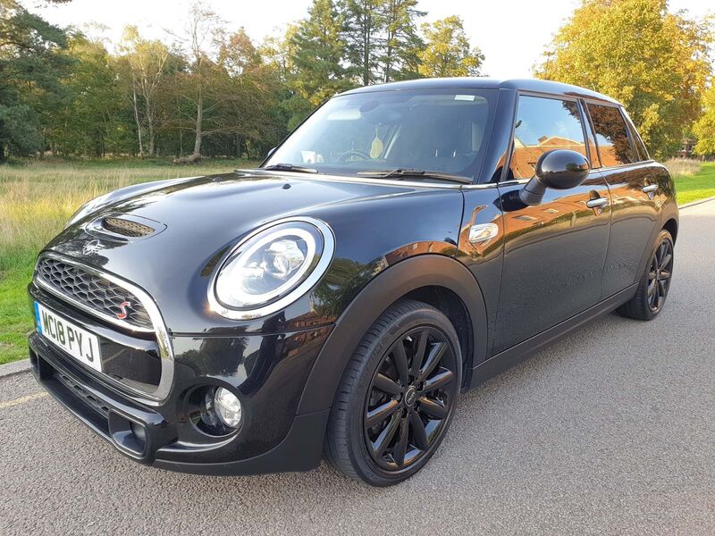 MINI HATCH