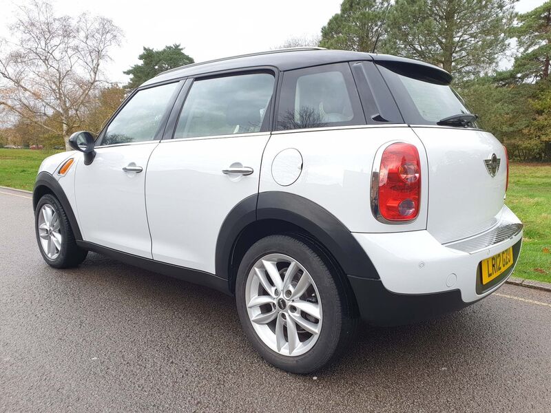 View MINI COUNTRYMAN 1.6 Cooper 5dr