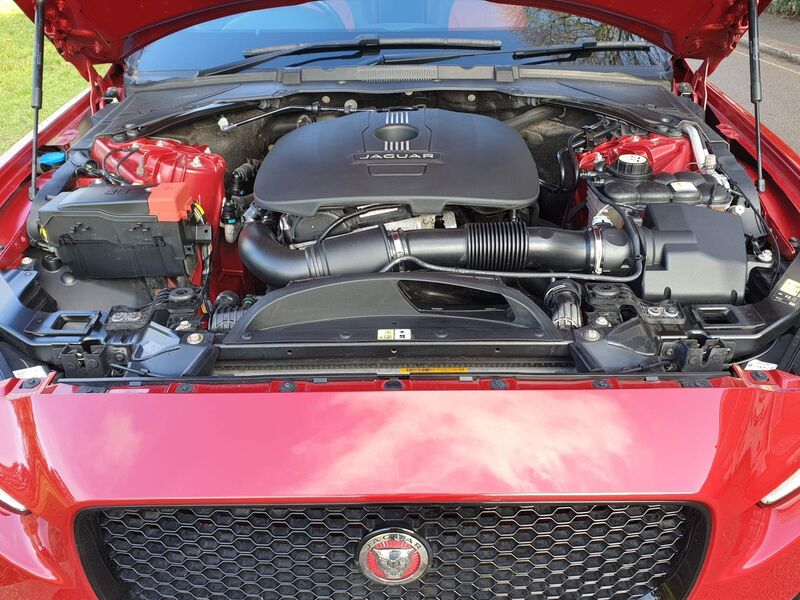 JAGUAR XE