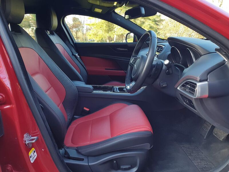 JAGUAR XE