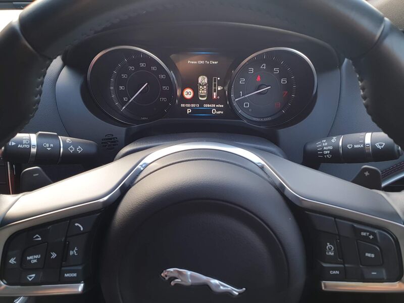 JAGUAR XE