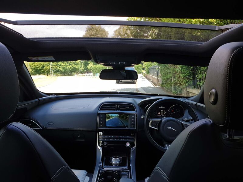 JAGUAR XE
