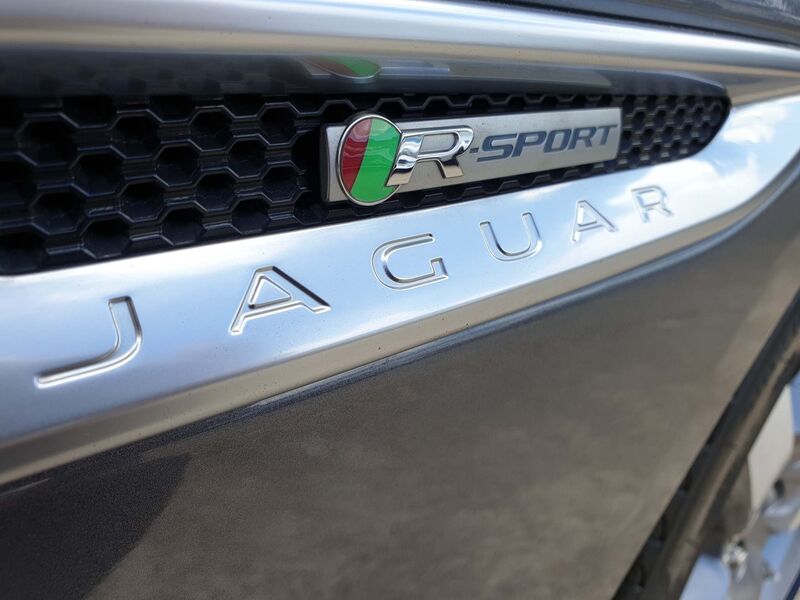 JAGUAR XE