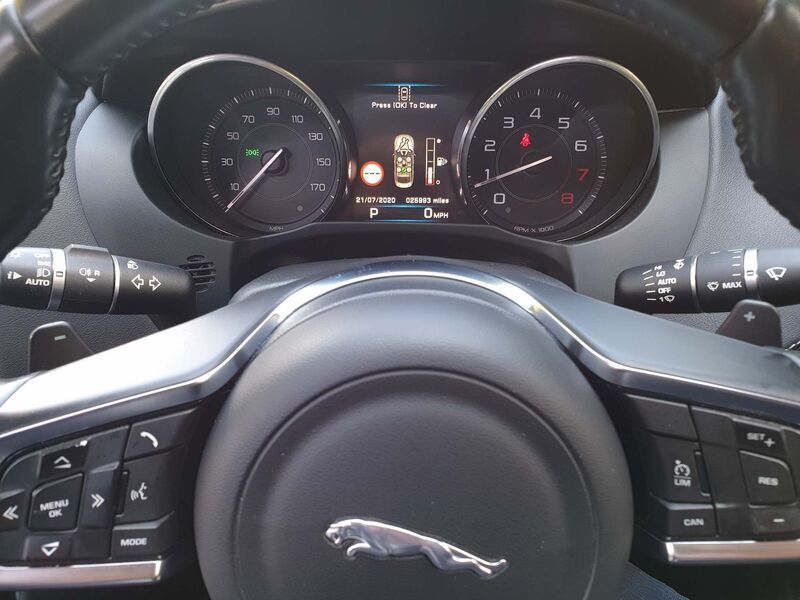 JAGUAR XE