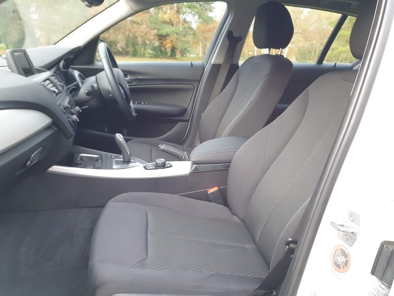 BMW 1 SERIES